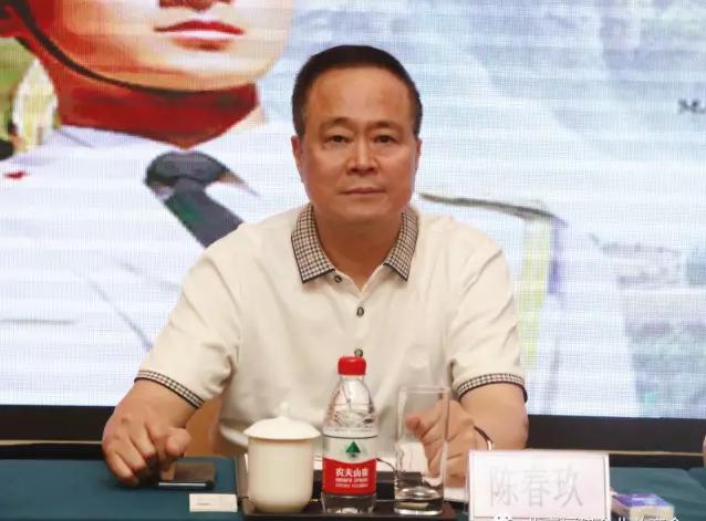 北京福建企業(yè)總商會黨委書記、會長陳春玖